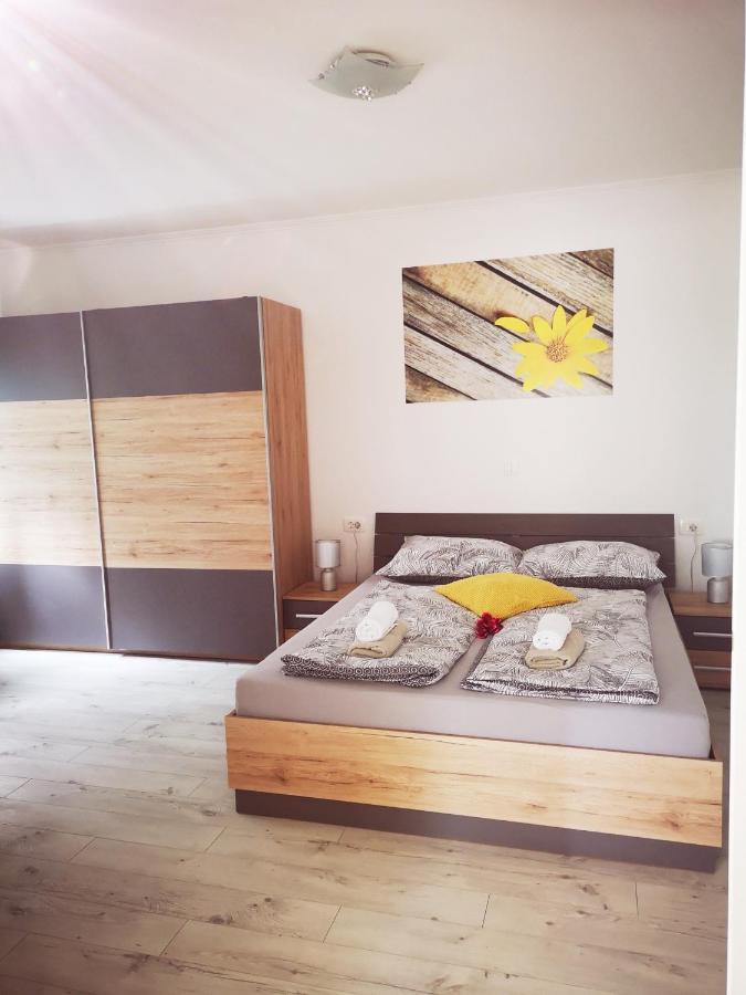 Apartmani "Sandro" Gonar Rab Town Kültér fotó