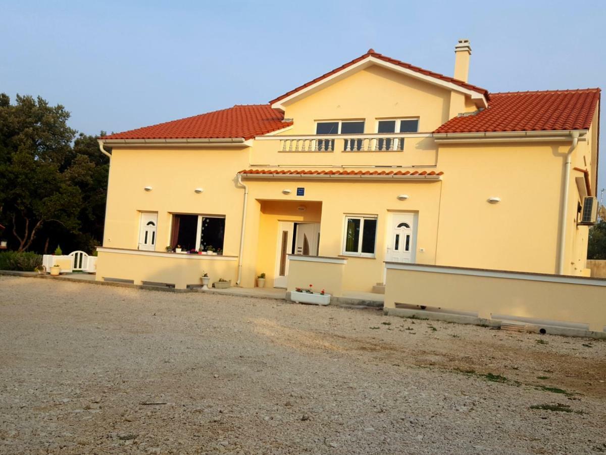 Apartmani "Sandro" Gonar Rab Town Kültér fotó