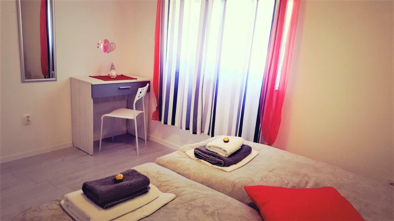 Apartmani "Sandro" Gonar Rab Town Kültér fotó