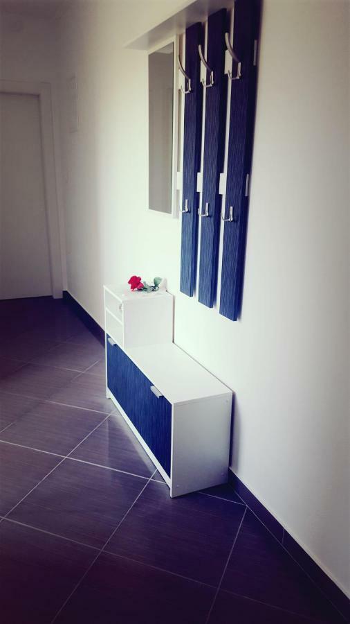 Apartmani "Sandro" Gonar Rab Town Kültér fotó