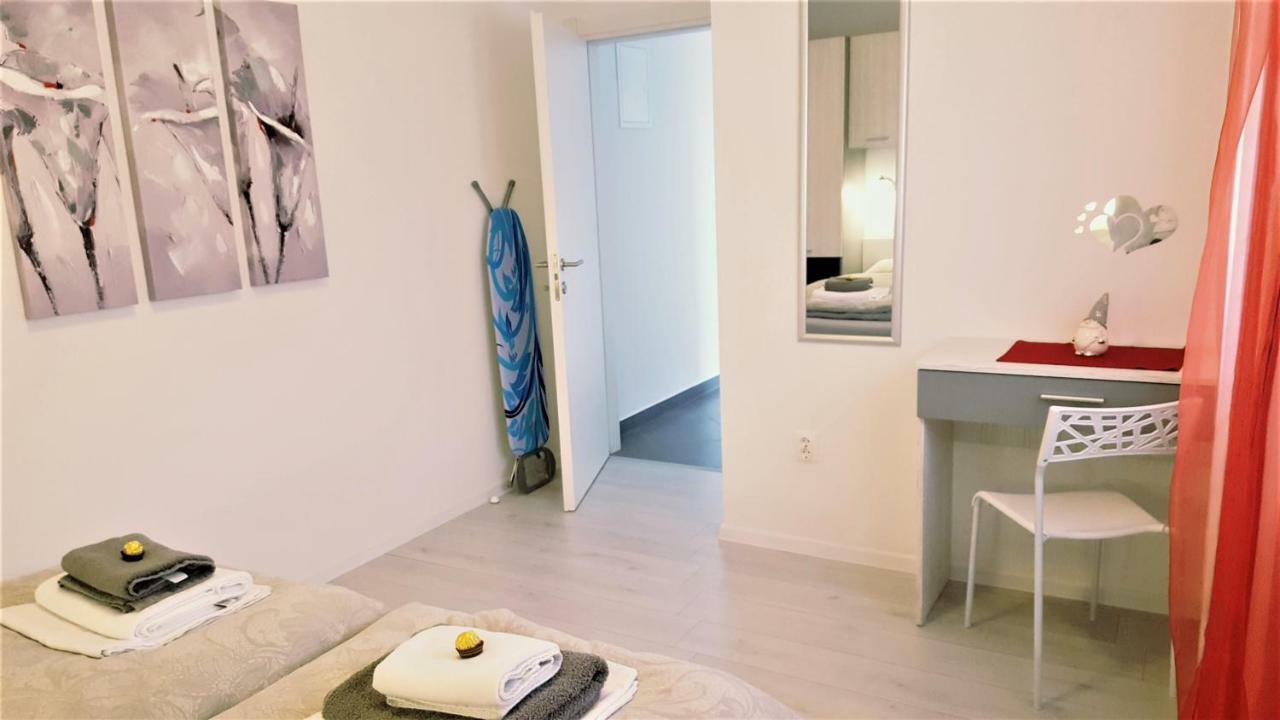 Apartmani "Sandro" Gonar Rab Town Kültér fotó